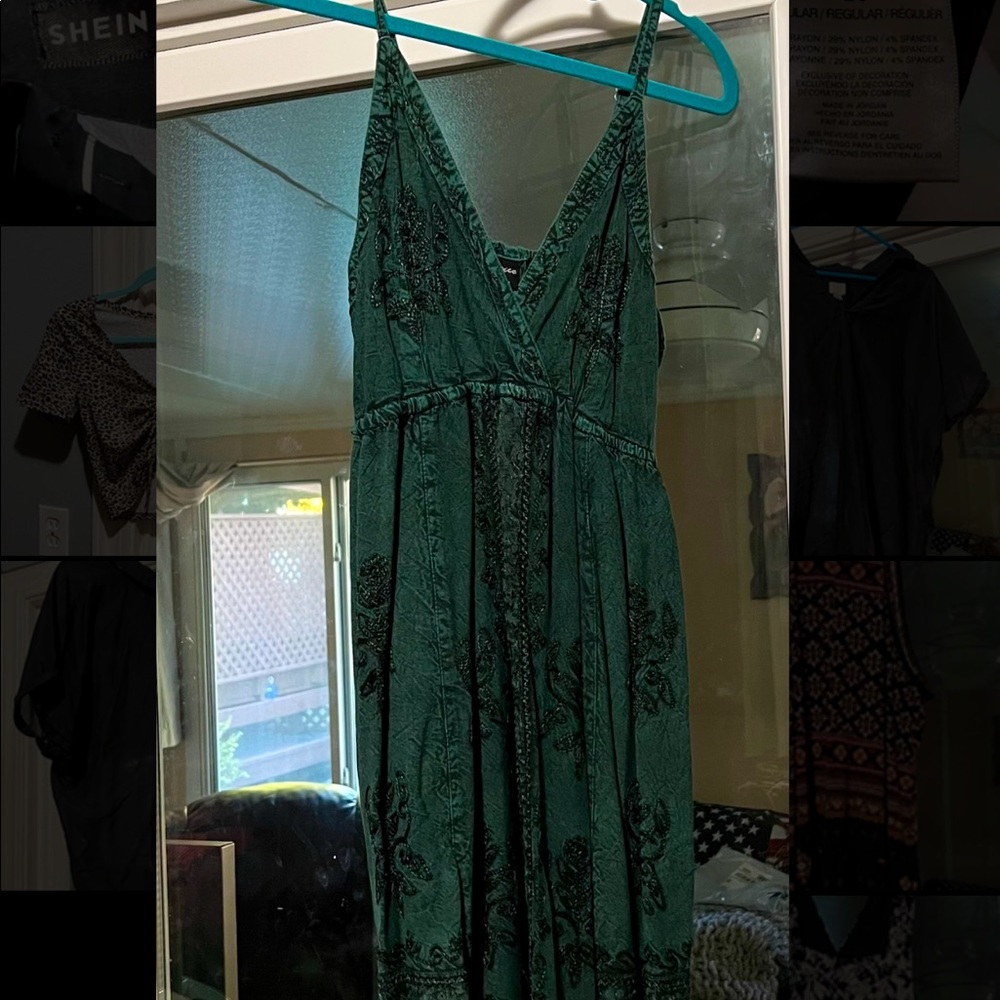 Cute, flowy forest green dress. Worn only a few times. Great condition.